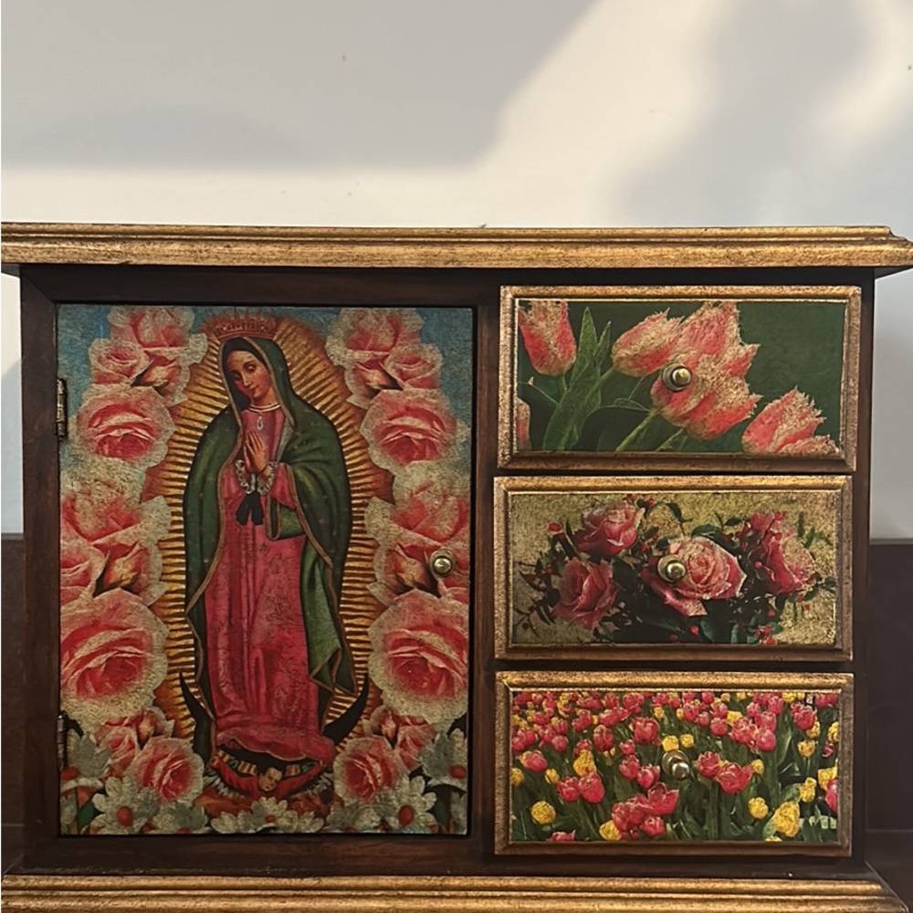 Novica Jewelry box